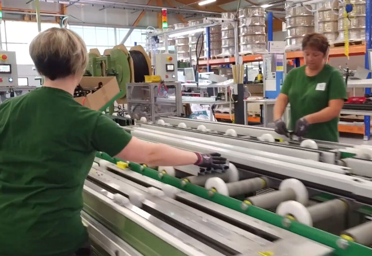 Film de fabrication usine fenêtres et portes-fenêtres aluminium