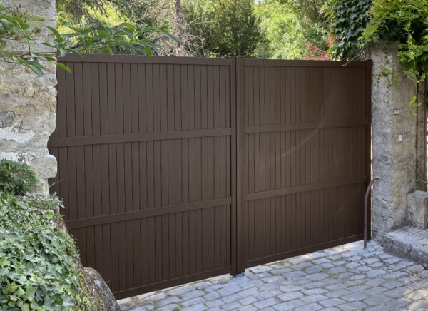 Portail battant ALU Classique Bounty coloris brun