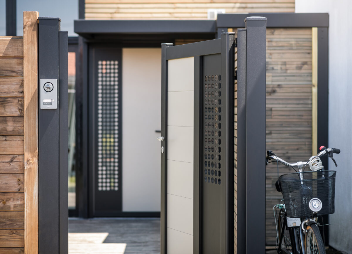 Portillon aluminium et Porte d'entrée ALU Monobloc Luma