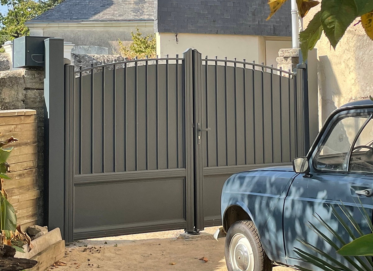 Portail battant ALU Rétro Sevignac coloris Gris