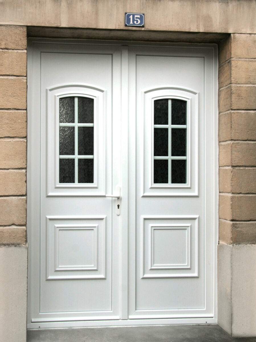 Porte d'entrée PVC à panneaux 2 vantaux PVC modèle Castille