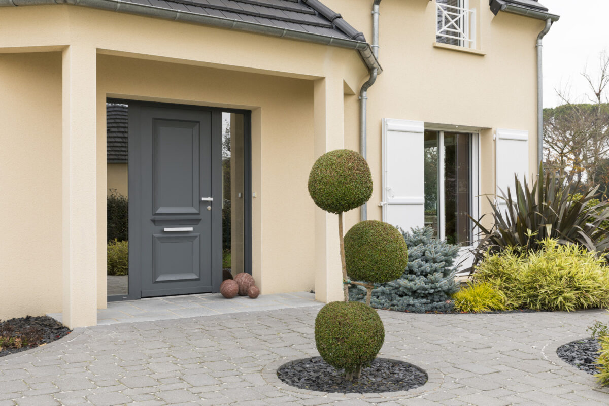 Fenêtres ALU Sensation 2 Porte d'entrée ALU monobloc Diva Volets ALU ISO Katia